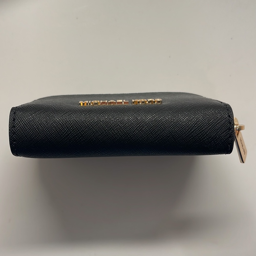 Michael Kors Black Credit Card Wallet Zip Around (new with box) - Picture 4 of 5